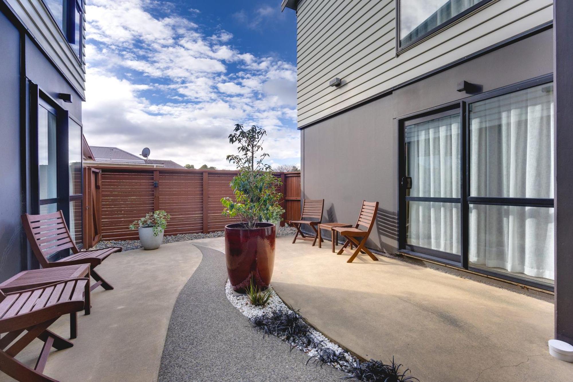 Ava Lodge Lower Hutt Buitenkant foto